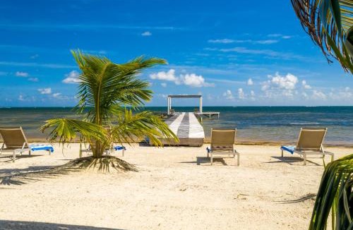 San Pedro Villa | Secluded Beach Villa with Concierge by ALOM