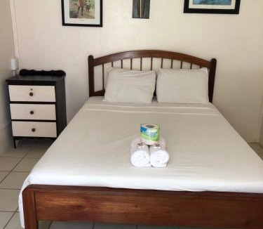 Caye Caulker Hotel | Blue Wave Guest House
