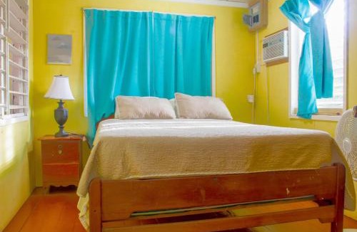 Placencia Hotel | Julia's Beachfront Guesthouse and Cabanas