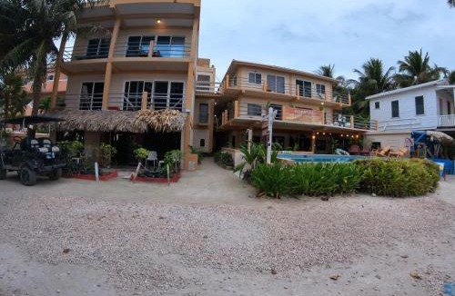 Caye Caulker Apartment | Beach Club Budget Rooms at Popeyes Caye Caulker