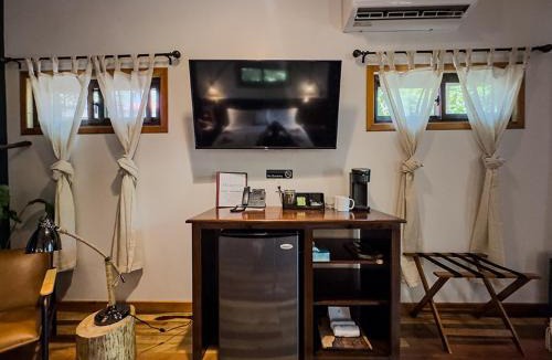 Placencia Hotel | Mariposa Belize Beach Resort
