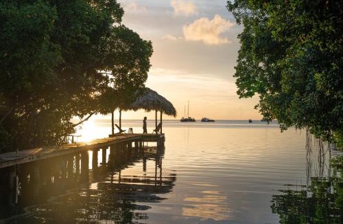 Caye Caulker Hostel | Bella's Backpackers Hostel