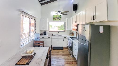 Armenia House | Modern Toucan Farmhouse - Belmopan Escape