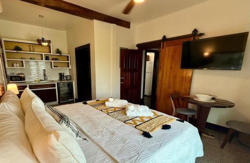 Caye Caulker House | 360 Suites, Seaside Luxury, 4 Bedrooms, 3 Bath