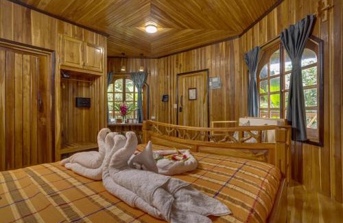 Big Fall Hotel | Tropical Magnolia