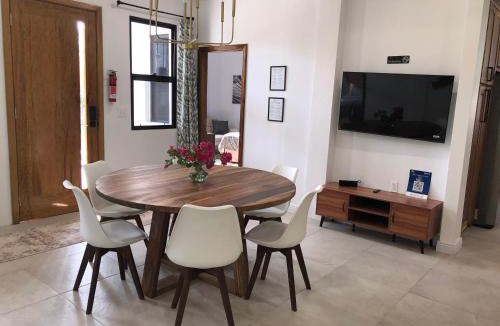 Dangriga House | 14 Cedar A