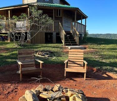 Middlesex House | Stellar Cottage w Amazing Views on Hummingbird Hwy