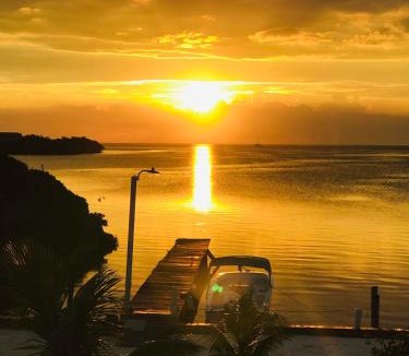 Caye Caulker House | Hidden Treasure Vacation Home Bayblue 1 Cottage