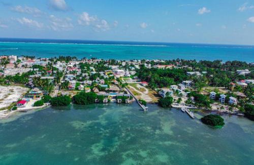 Caye Caulker Apartment | Hidden Treasure Vacation Home Lagoona bay cottage