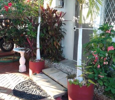 Vista Del Mar House | Cozy Studio Apartment-Free airport pickup and drop off