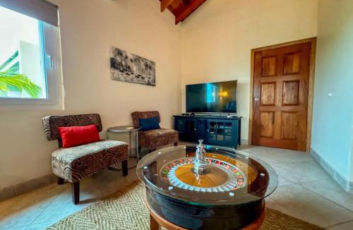 San Pedro House | La Perla Azul Beach House with Pool