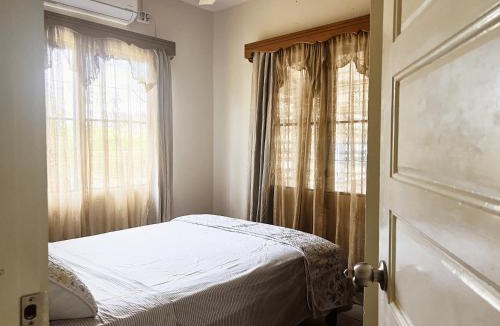 Armenia House | Capital Escape - Charming bungalow with WiFi & AC