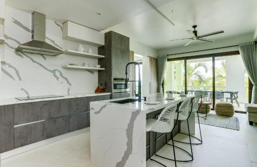 Placencia Apartment | Beach Walkout Condo 112 3BR2BA Sleeps 8