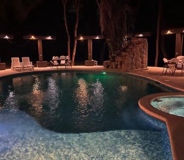 San Ignacio Hotel | Falling Leaves Lodge