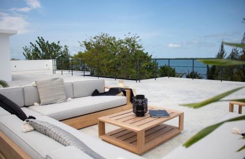 Cocoplum Villa | Balam Beach Villa - Modern 4Bed Oceanfront w Pool