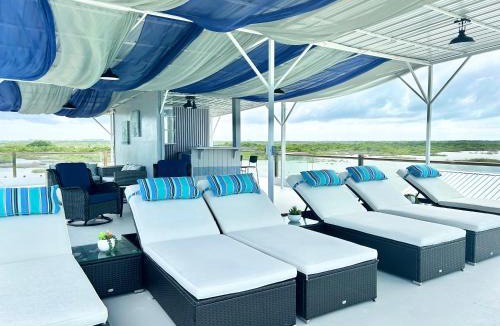 San Pedro Apartment | Beachfront Cabin