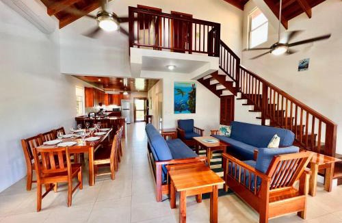 Caye Caulker House | VeLento Partial Ocean View Penthouse #7