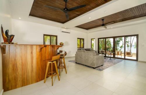 Placencia Villa | Island Breeze Villa - 5 Bedroom Private Island Villa w Pool