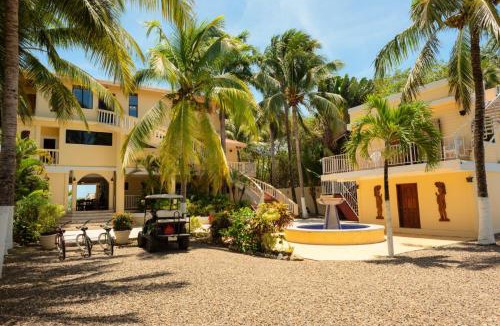 Surfside Villa | Mission Bay - Large 5 Bedroom Oceanfront w Pier and Pool