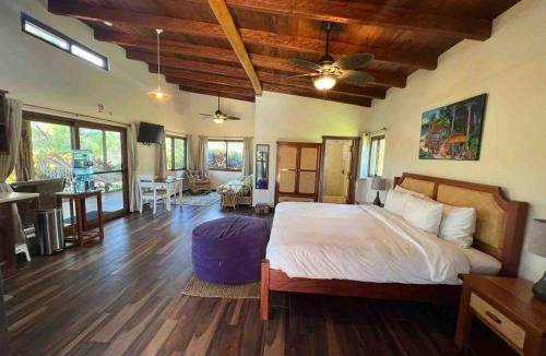San Antonio Villa | Villa with pool