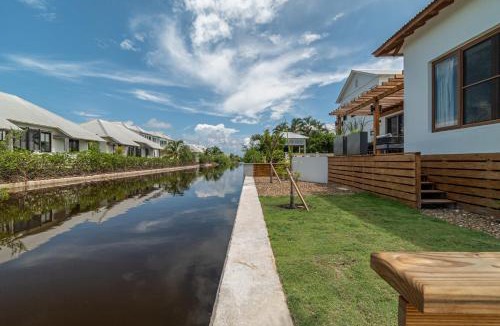 San Pedro Villa | Conch Shell Cottage and Mistico Beach Club plus Boat Shuttle