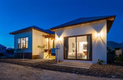 San Pedro Villa | Conch Shell Cottage and Mistico Beach Club plus Boat Shuttle