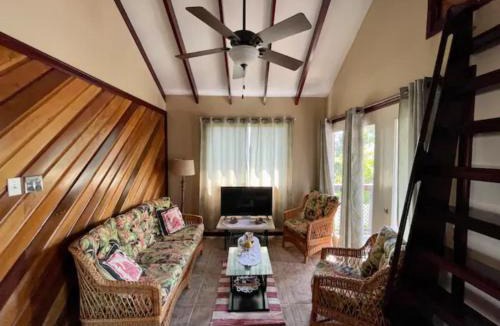Belize City House | CentralCity “Paradise” Private Mini Resort & Pool