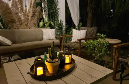 Belama Phase 3 Hotel | Stylish Apartments - FREE Bikes, Nice Area & Cozy Patio, 10 Minutes to Airport