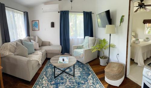 Caye Caulker Villa | Hummingbirds Cabins
