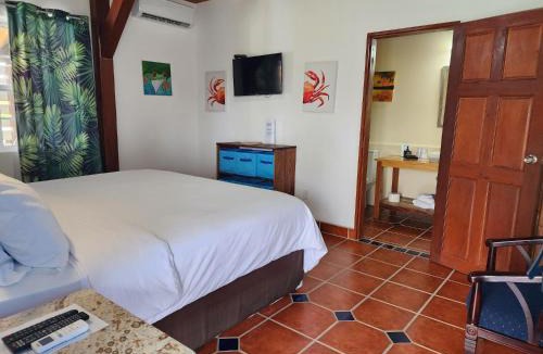 Vista Del Mar Bed & Breakfast | The BNB on Triggerfish Close to the airport