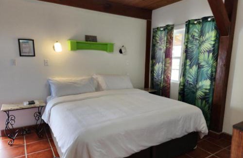 Vista Del Mar Bed & Breakfast | The BNB on Triggerfish Close to the airport