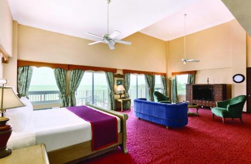 Belize City Hotel | Ramada by Wyndham Princess Belize City