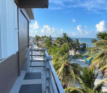 Caye Caulker Hotel | Caye Caulker Beach Hotel