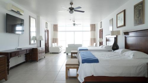 Glovers Reef Atoll Resort | Belize Dive Haven Resort & Marina
