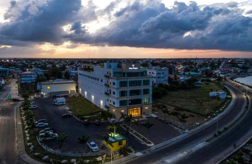 Belize City Hotel | Golden Bay Hotel by Marine Parade