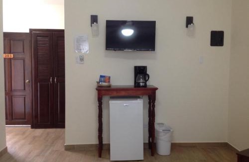 Caye Caulker Hotel | Jan's Hotel