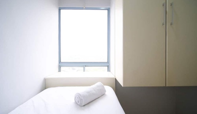 Homey 2Br With Extra Room At Taman Beverly Apartment in Surabaya