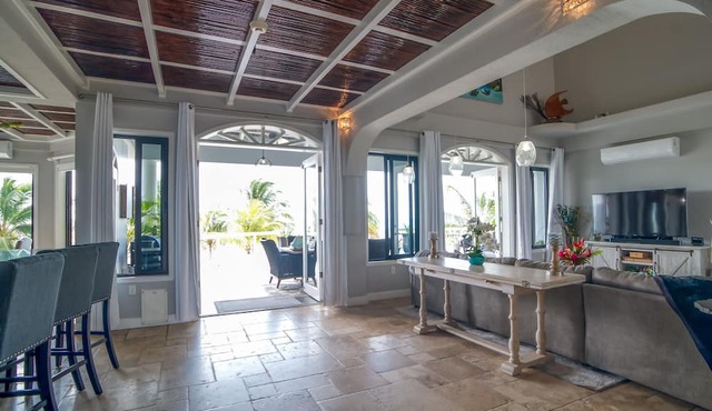 Kairos Villa - Luxury Ocean Front