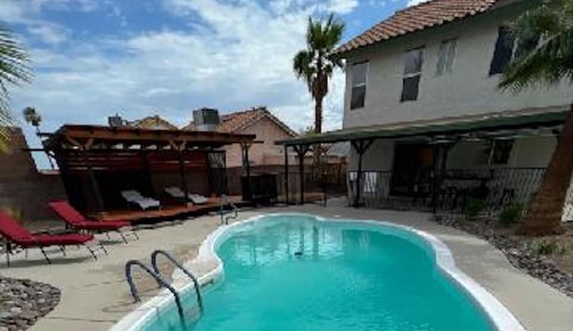 Peaceful Getaway, Great for Long stays! in Laughlin