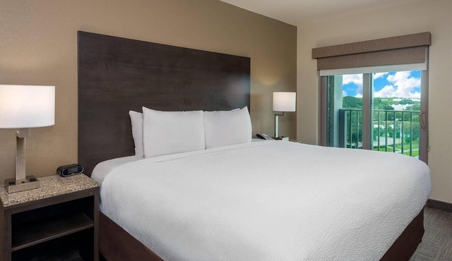 Coral Pointe Sarasota, an Ascend Collection Hotel in Sarasota