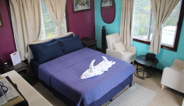 Daphne's Lagoon Lodge