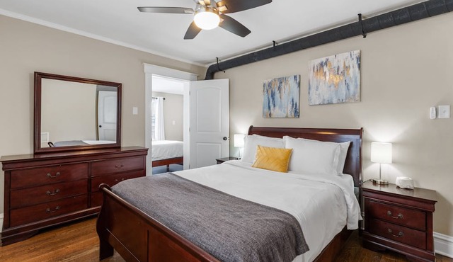 Forest Park Oasis | JZ Vacation Rentals in St. Louis