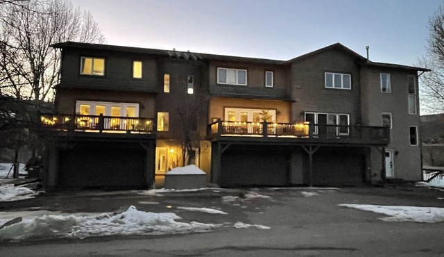 4 - Season Mountain Getaway - Skiing, Golf, Hiking all minutes away! in Eagle-Vail