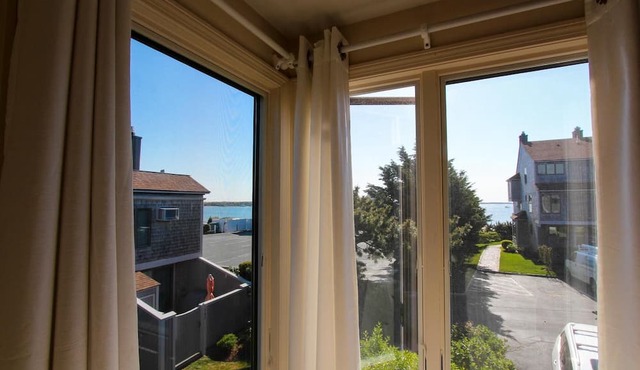 Amazing townhouse in oceanfront resort, pool, beach in Barnstable