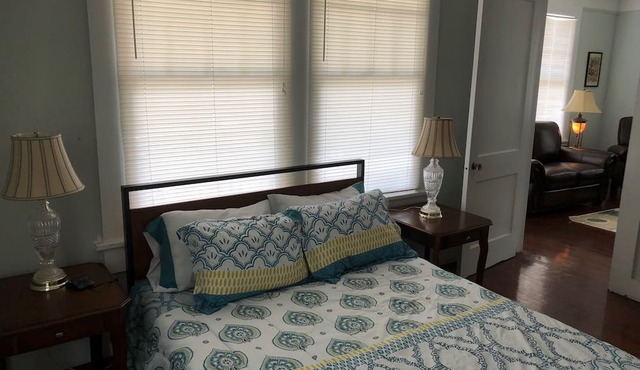 Mississippi Blues & Beach Cottage - Perfectly Located in Gulfport! in Gulfport