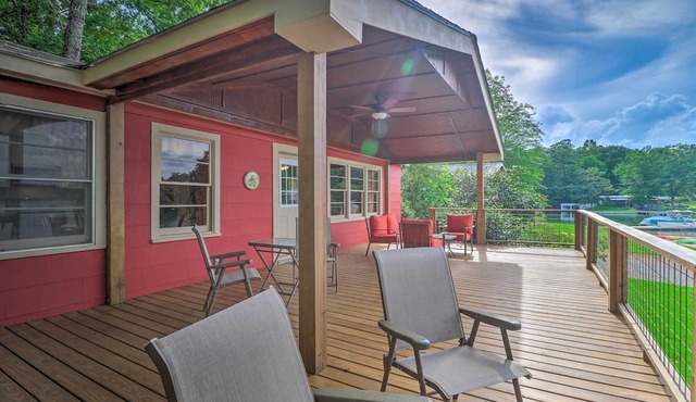 Waterfront Lake Martin Home w/Grill & Beach! in Eclectic