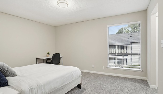 Airy 2BR home perfect for families in Lawrenceville