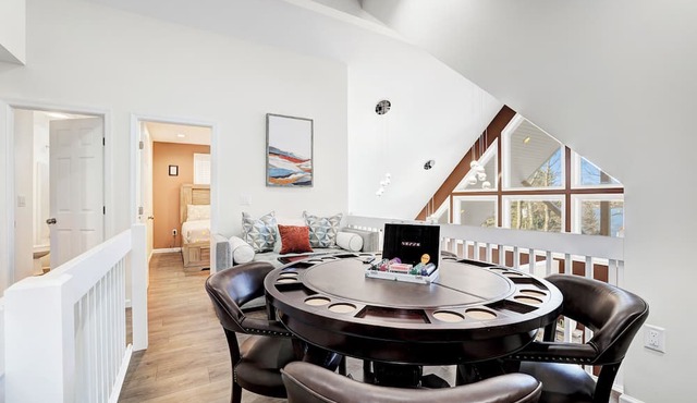 New Lakeview Combo : Two Side-by-Side Luxury Houses, 16 BR 15 BA Sleeps 60 in Lake Harmony