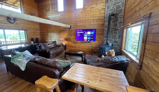 Cozy Cabin with Gorgeous Views - Sleeps 9 - on 35 Acres near Aguilar! in Aguilar