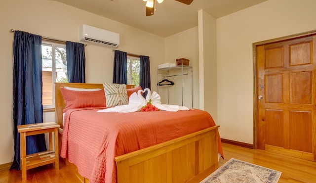 Spacious 2-Bedroom-Lagoon Views-Pool-Maya Beach